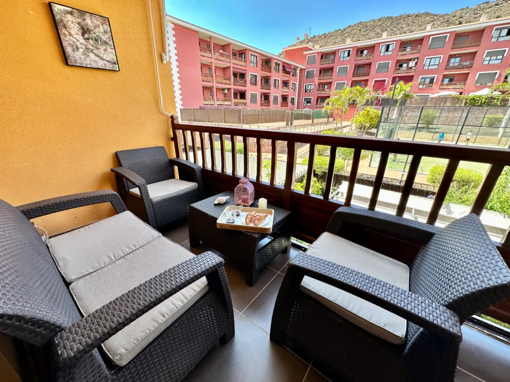 Balcony lounge